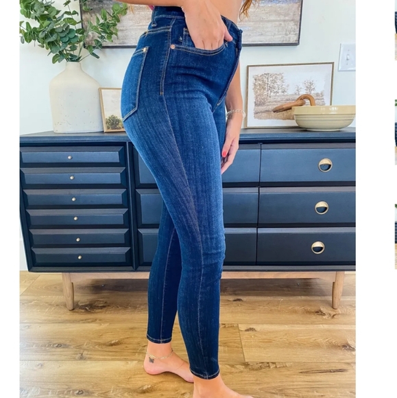 Judy Blue High-Rise Back Yoke Skinny Jeans Dark Wash 9/29 Fav Denim Chic LikeNew - Picture 3 of 12